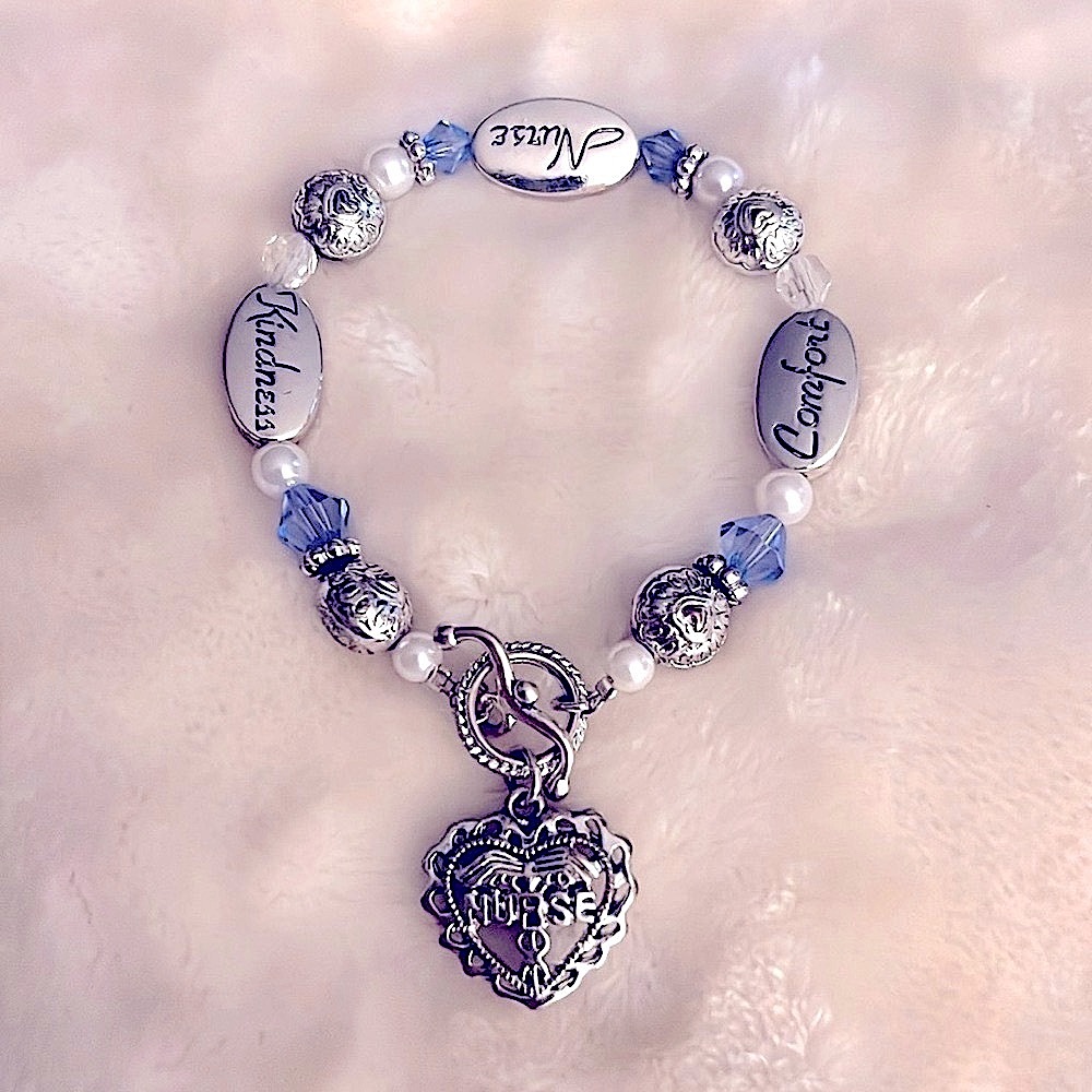 NWOT 🩺👩⚕️ NURSE SILVER/BLUE BEADED KINDNESS COMFORT HEART CHARM TOGGLE BRACELET